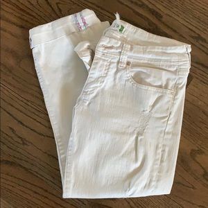 Women’s Size 27 Anthro Distressed white ankle jean